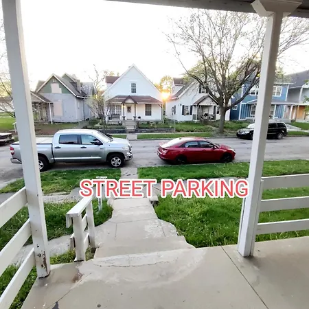 Entire Studio Apartment #2/Minutes To Downtown Indianapolis